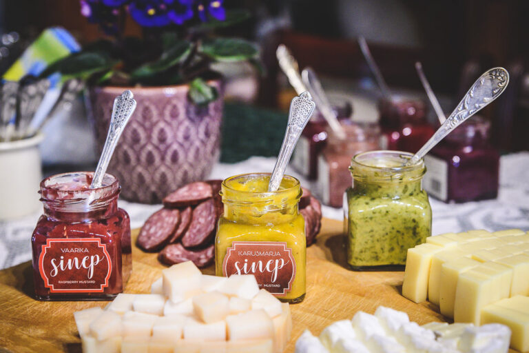 Tänava talu sinepite valmistamise töötuba