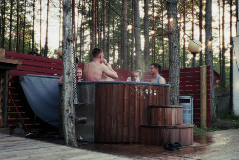 Roosta Puhkeküla saunad